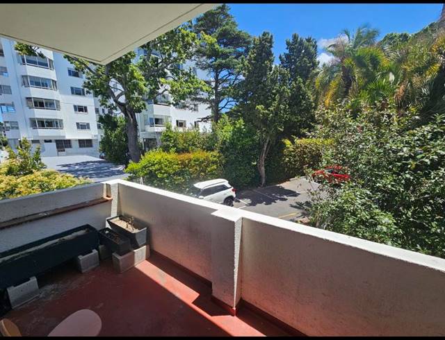 2 BEDROOM PROPERTY TO RENT IN RONDEBOSCH